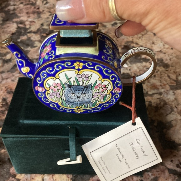 Tea pot - Picture 2 of 5